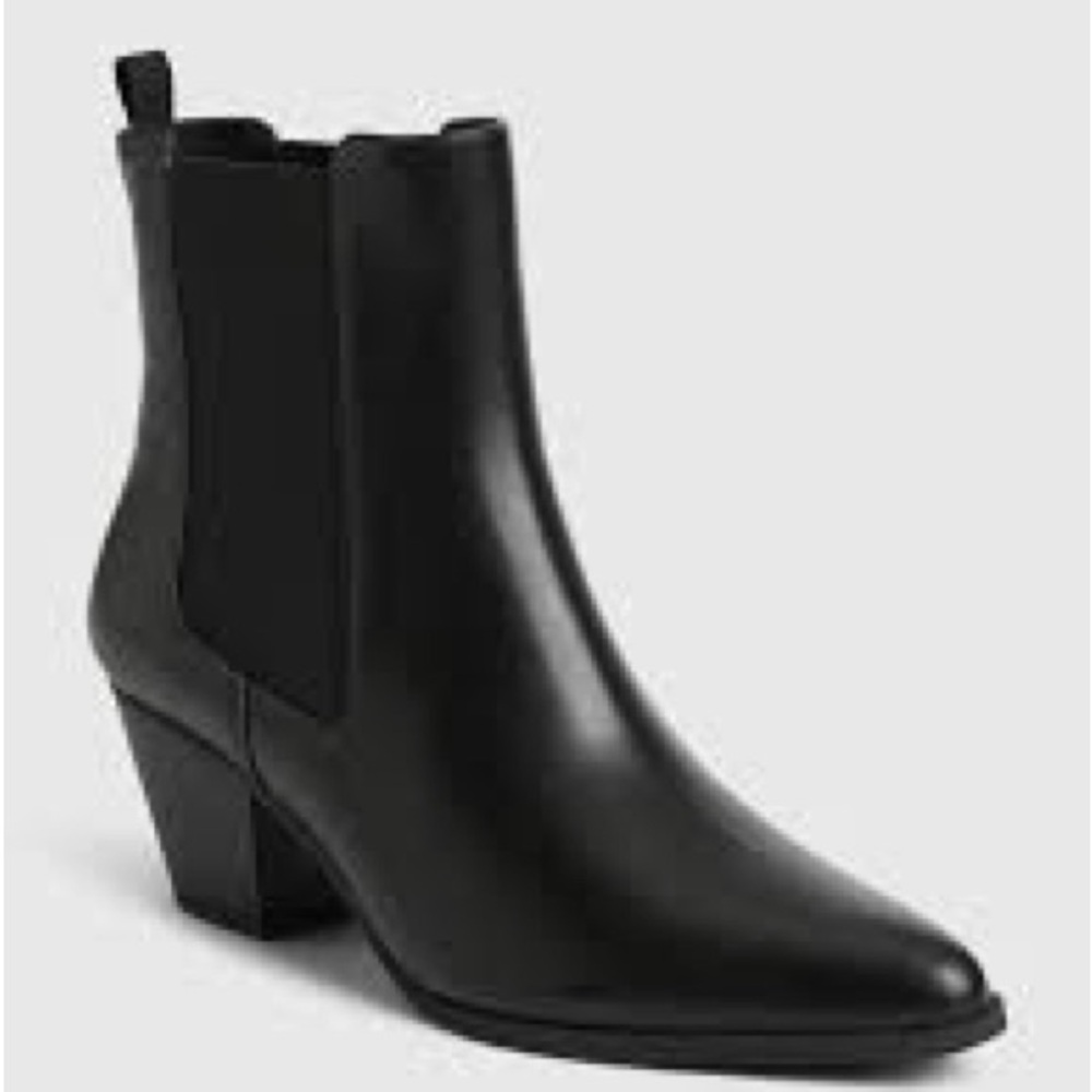 GAP Heeled Chelsea Boots
